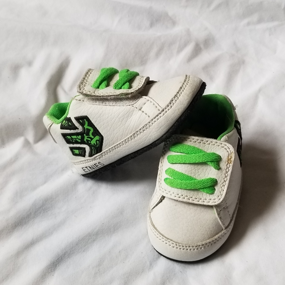Baby Etnies